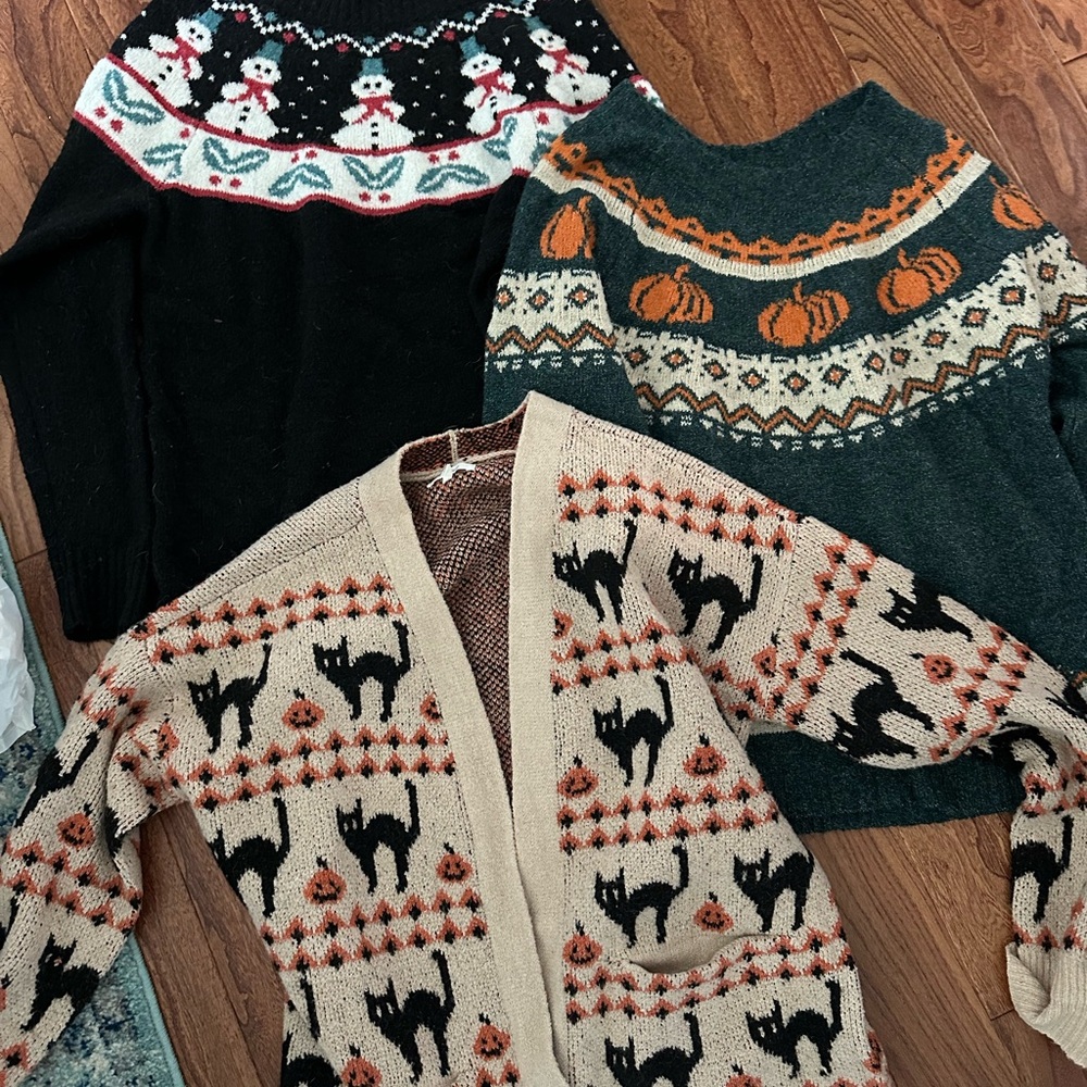 Maurice’s Seasonal Sweaters Size M